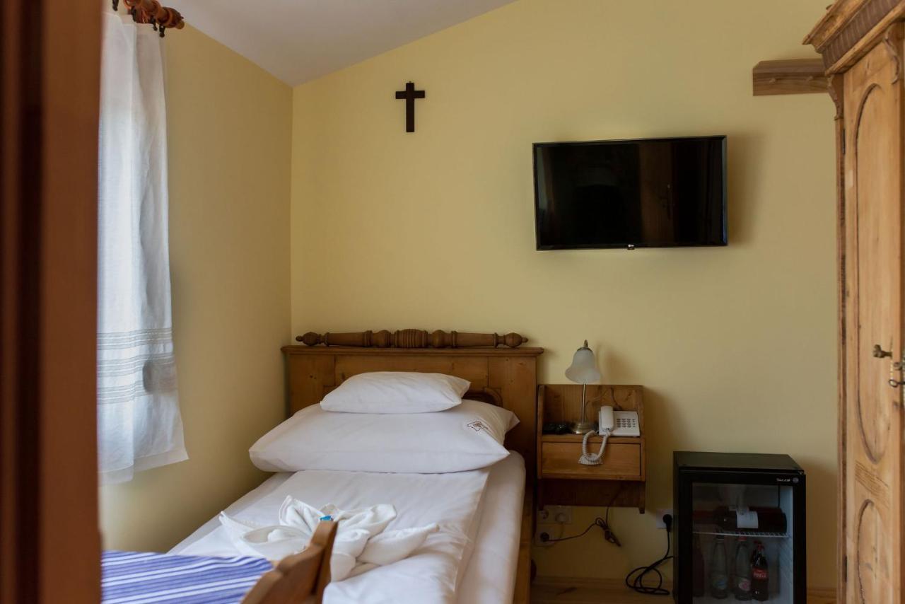 Szent Gellert Borhaz Es Vendegfogado Bed and Breakfast Makó Exteriör bild