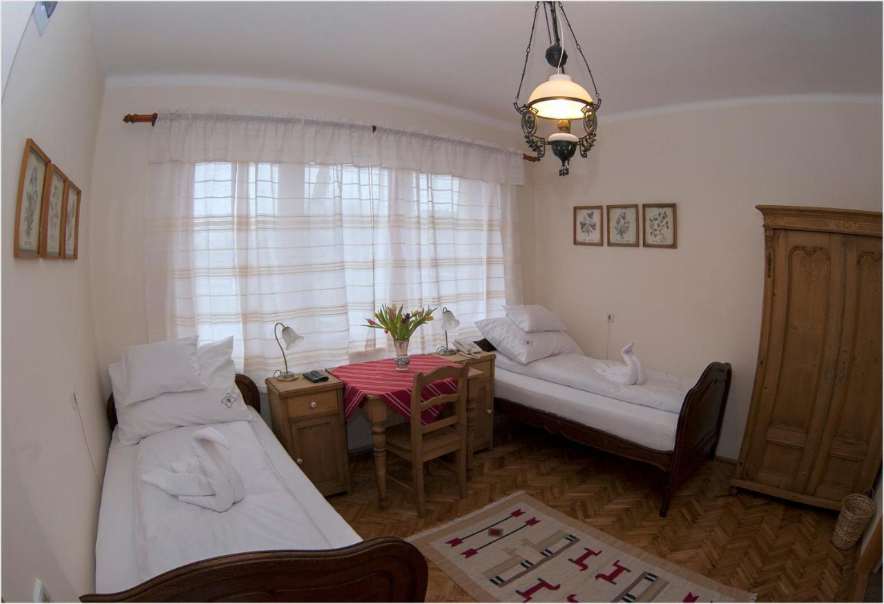 Szent Gellert Borhaz Es Vendegfogado Bed and Breakfast Makó Exteriör bild