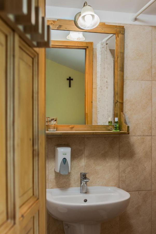 Szent Gellert Borhaz Es Vendegfogado Bed and Breakfast Makó Exteriör bild