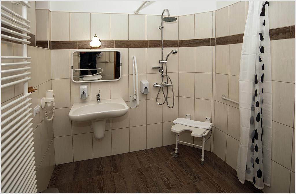 Szent Gellert Borhaz Es Vendegfogado Bed and Breakfast Makó Exteriör bild